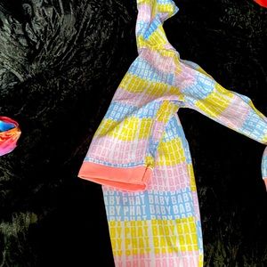 I’m selling this set, it’s baby phat and it’s a size small